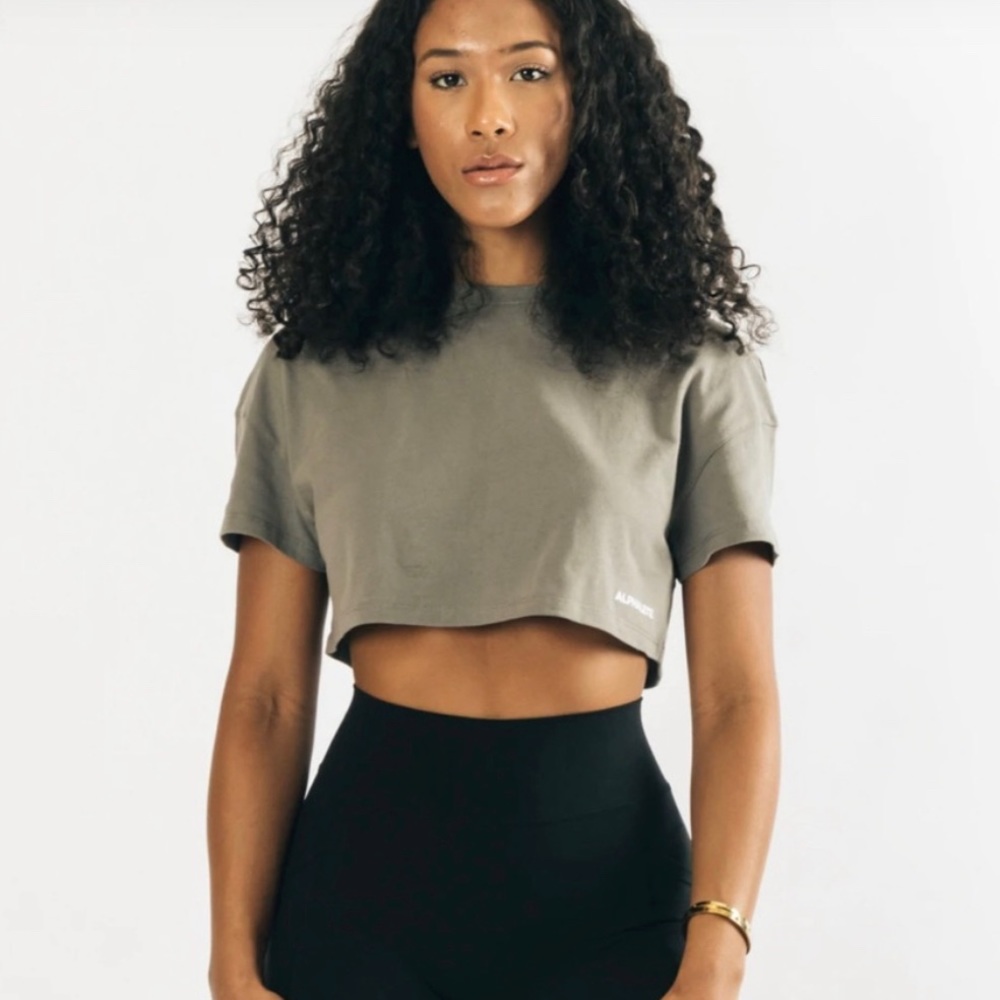 Alphalete Crop